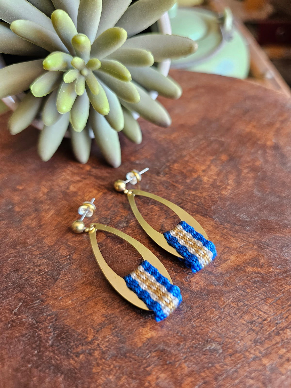 Aros gota larga/ long drop earrings - Cadena zul