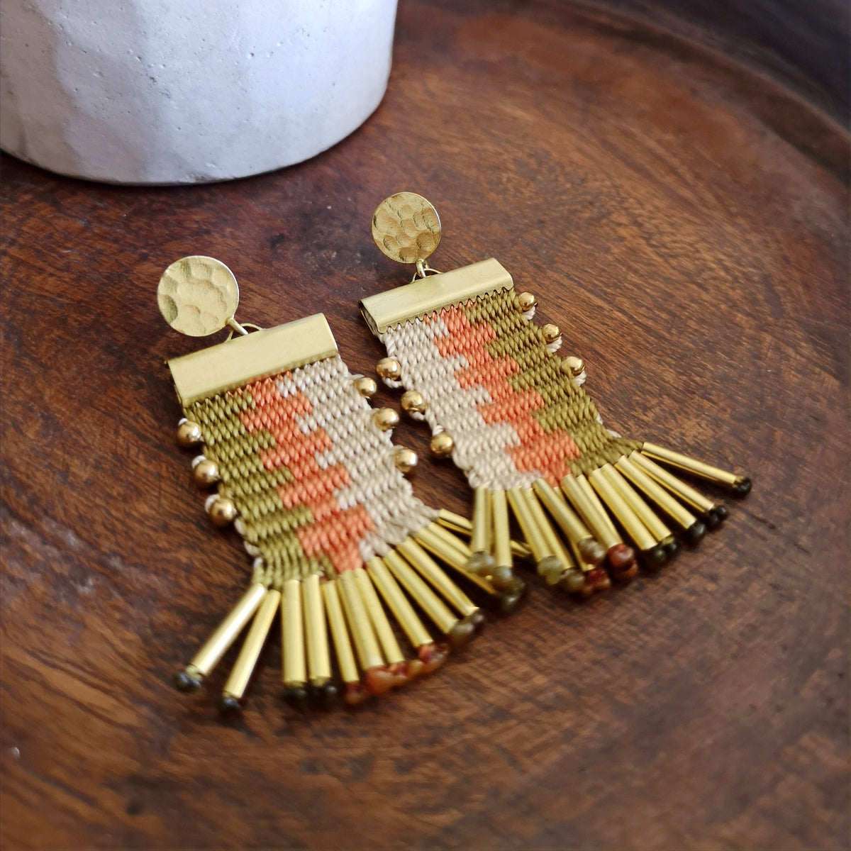 Aros tassel con base / Tassel earrings - Espiga salmon