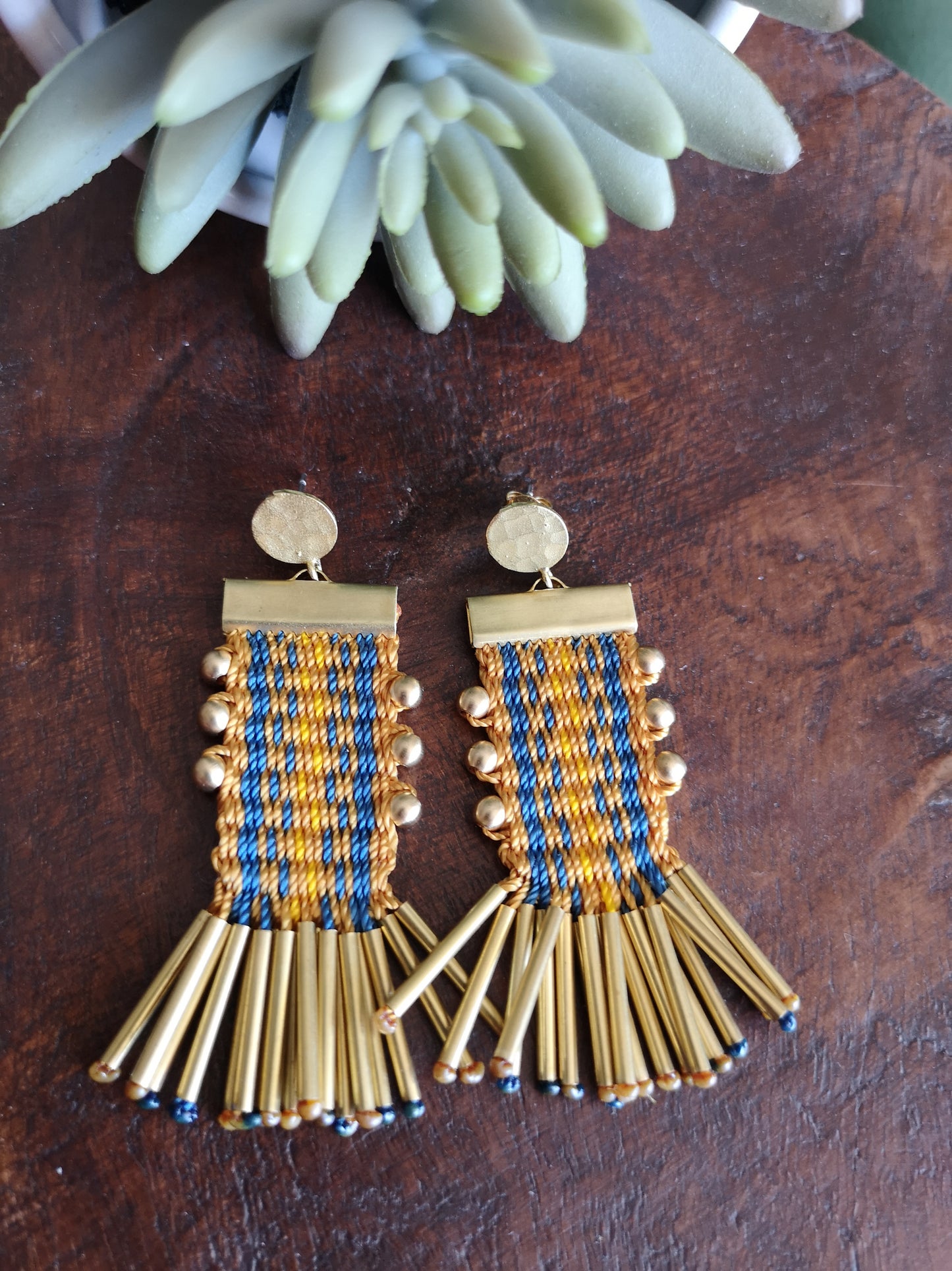 Aros tassel con base / Tassel earrings image 0